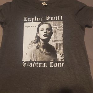 Taylor swift reputation tour t-shirt